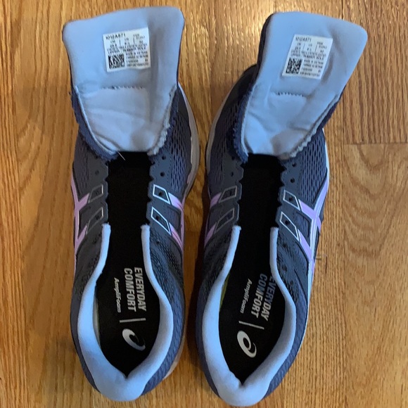 Asics Amplifoam Sneakers - Picture 7 of 8